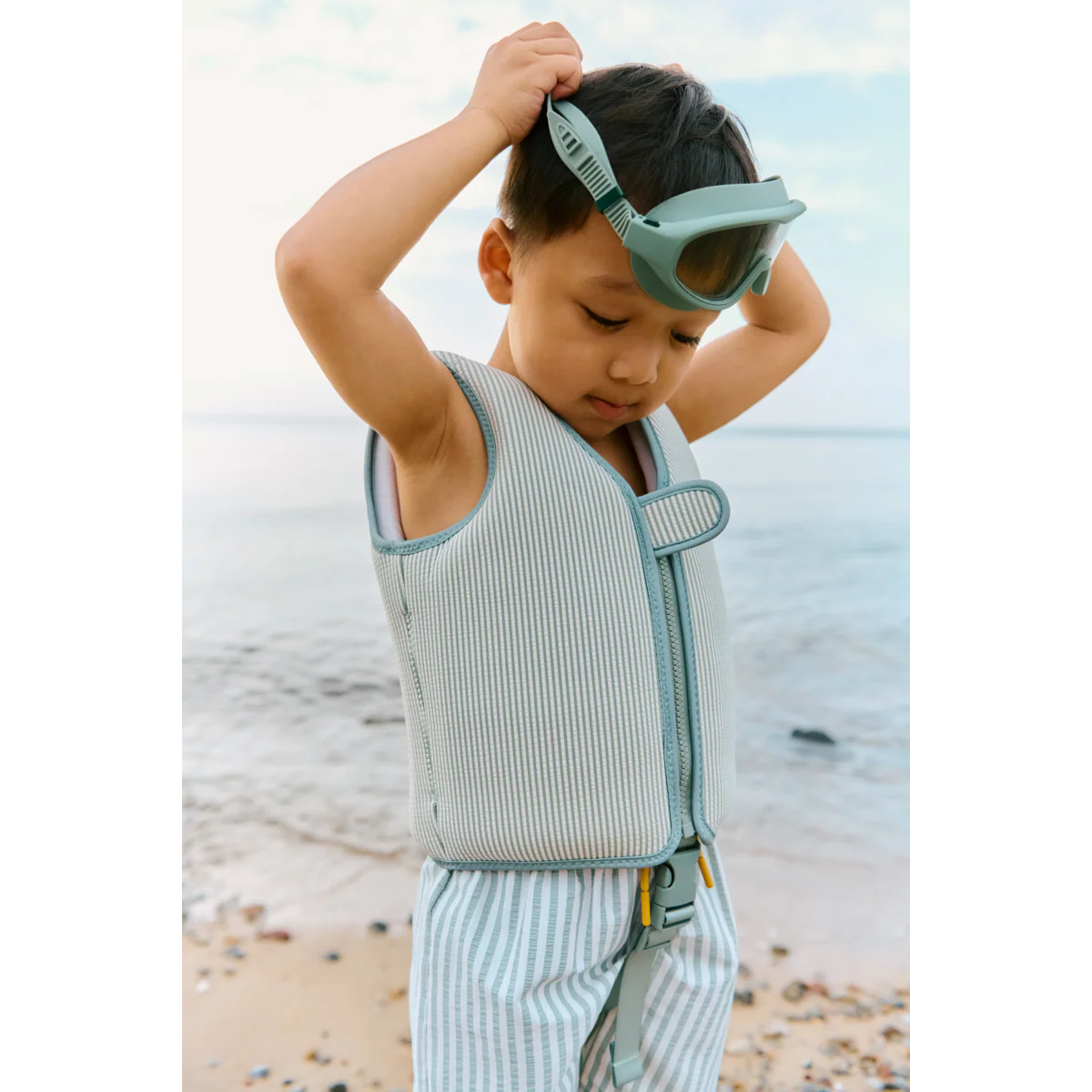 Schwimmbrille KEREM von Liewood in Peppermint und Garden Green mit verstellbarem Kopfband