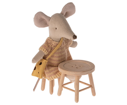 Holztisch und Hocker-Set für Maus-Puppen von Maileg in naturbelassenem Design