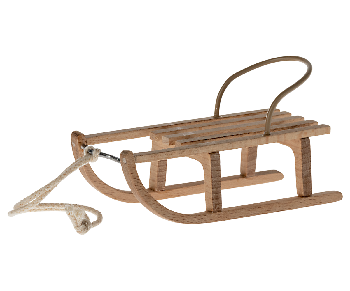Maileg Schlitten für Mäuse aus Holz mit Lattensitz, Metallbügel und heller Zugschnur