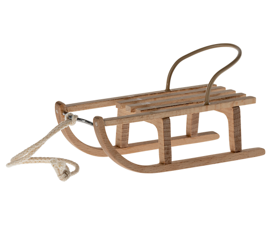 Maileg Schlitten für Mäuse aus Holz mit Lattensitz, Metallbügel und heller Zugschnur