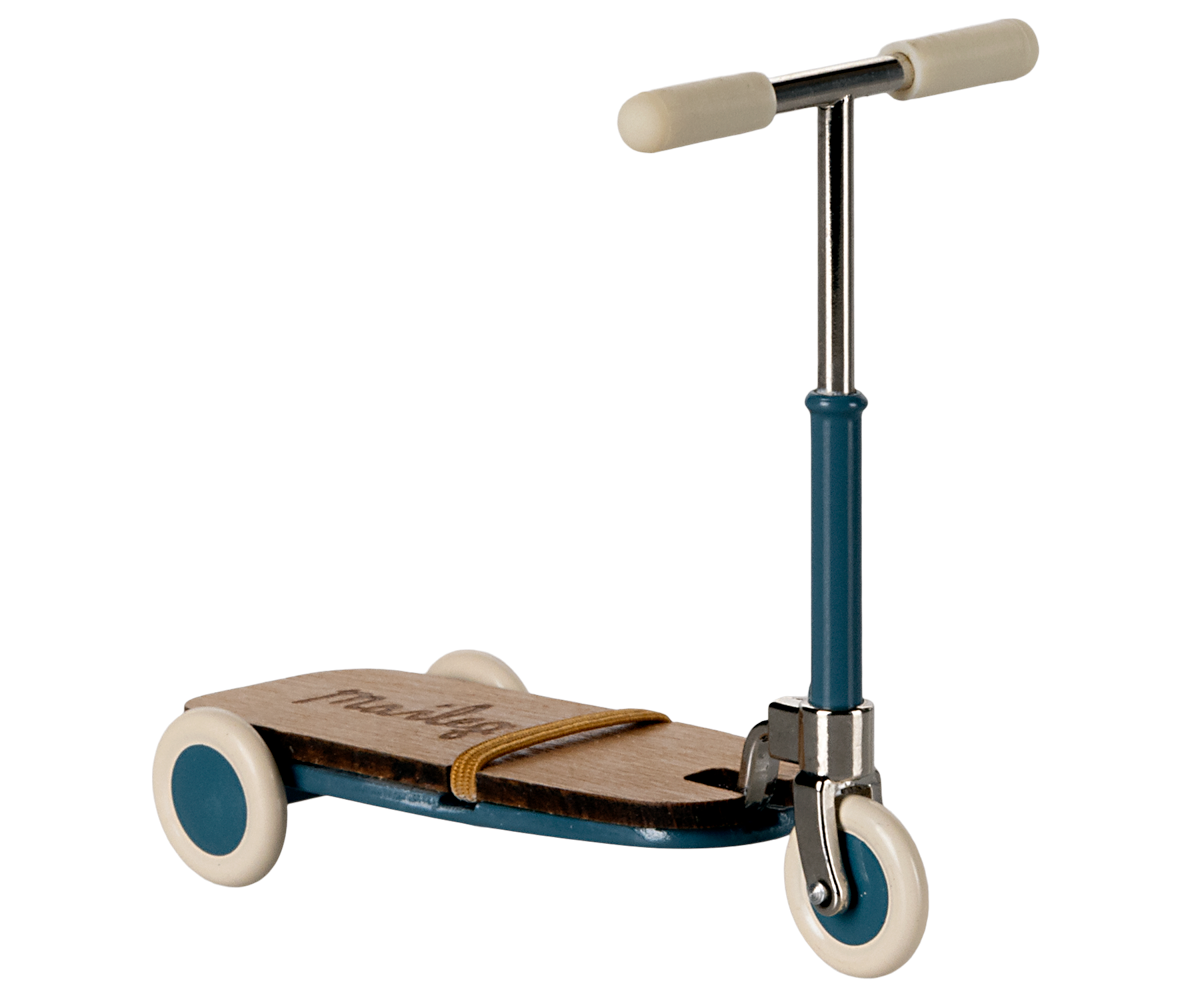 Blauer Metall-Roller für Maileg-Mäuse mit Vintage-Details