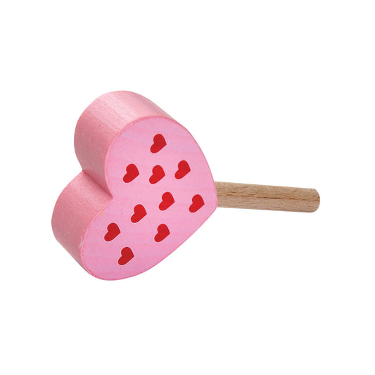 Erzi Holz-Eis am Stiel Himbeer von oben fotografiert, herzförmig rosa mit roten Herzen und Holzstiel