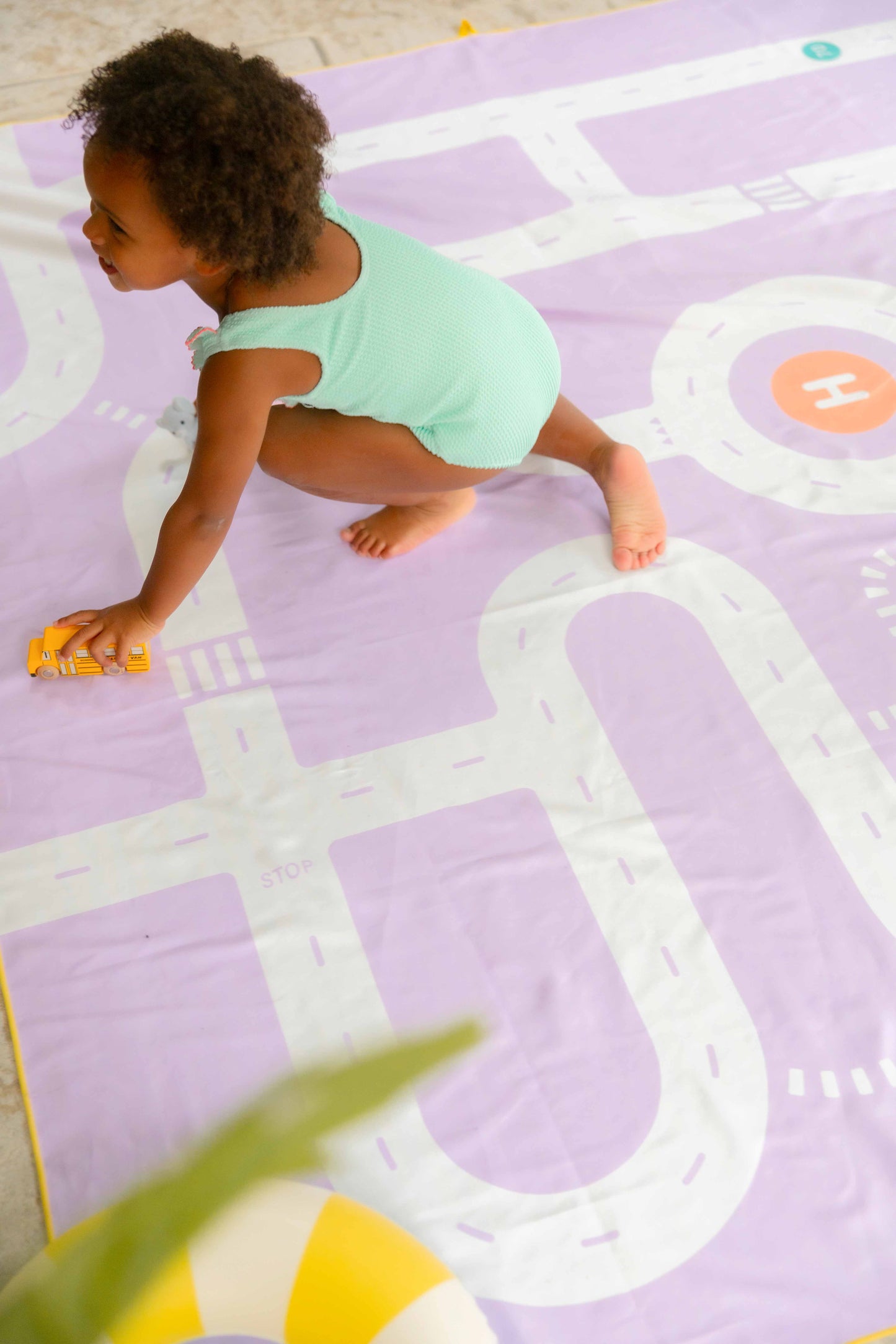 Quut - PlayTowel M - Road - 174646 Play Towel M 140 x 70 Road Lavender 5