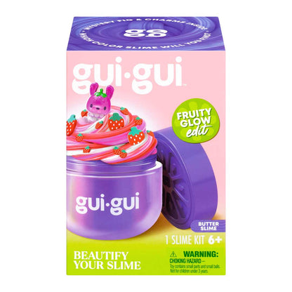 Gui Gui Butter Slime Packung von vorne mit violettem Behälter, rosafarbenem Topping mit Früchten und lila Deckel