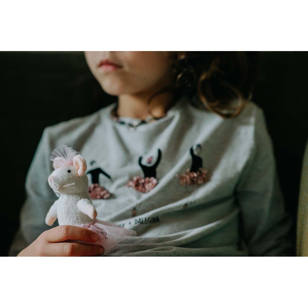 Plüsch-Maus Ella von Sam & Julia in Ballettoutfit, 12 cm groß, aus Baumwolle und Polyester