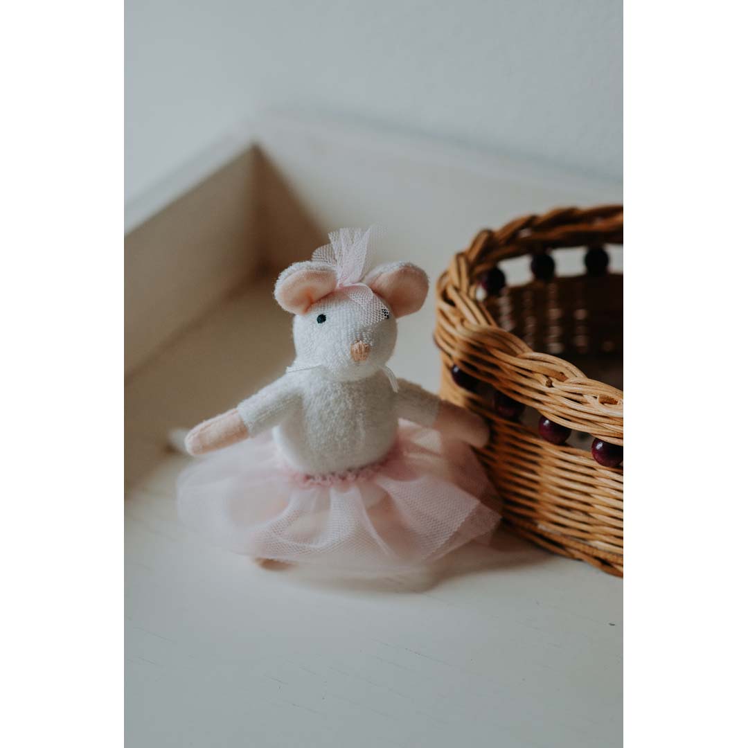 Plüsch-Maus Ella von Sam & Julia in Ballettoutfit, 12 cm groß, aus Baumwolle und Polyester