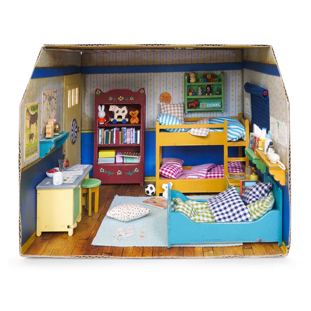 Holz-Baukastenset Sam & Julia Mäusehaus mit vorgeschnittenen Möbelteilen für Miniaturzimmer