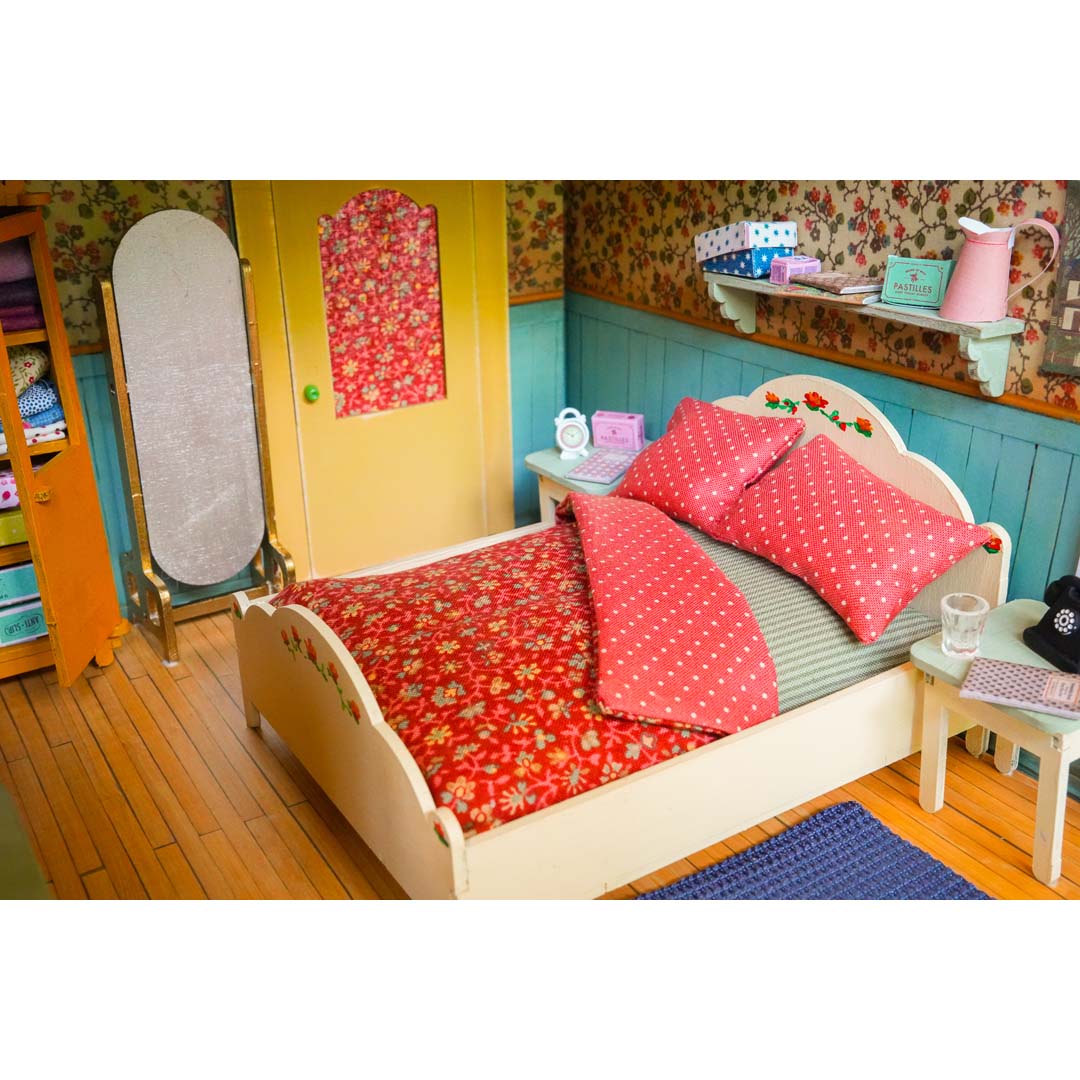 Holz-Baukastenset Mäusehaus-Elternschlafzimmer von Sam & Julia mit Bett, Schrank und Nachttischen