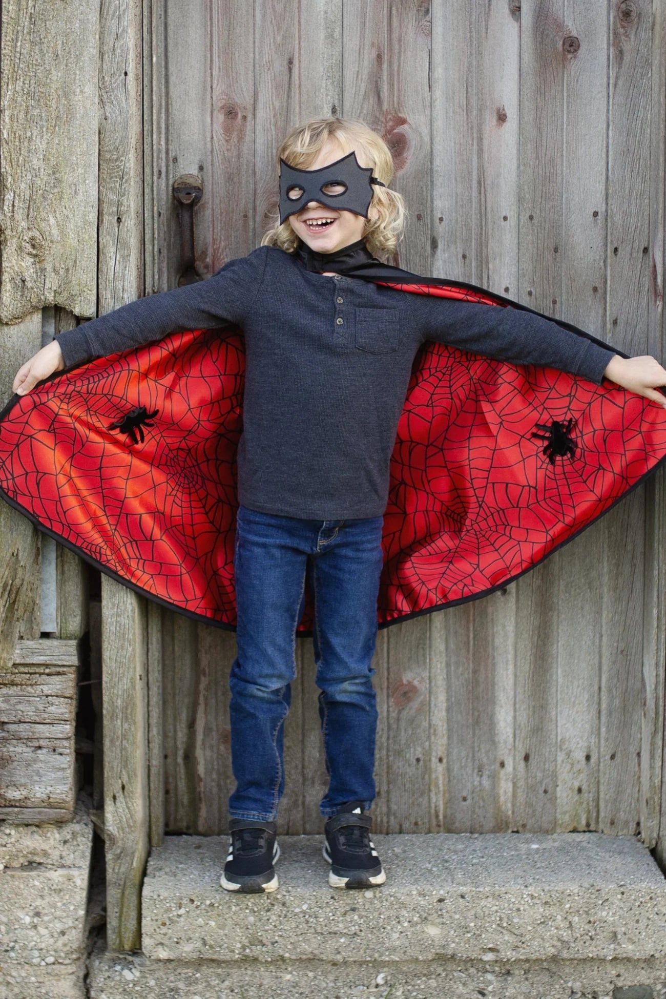 Wendelbares Cape Spider/Bat von Great Pretenders mit Spinnen- und Fledermaus-Design in Größe 92/104