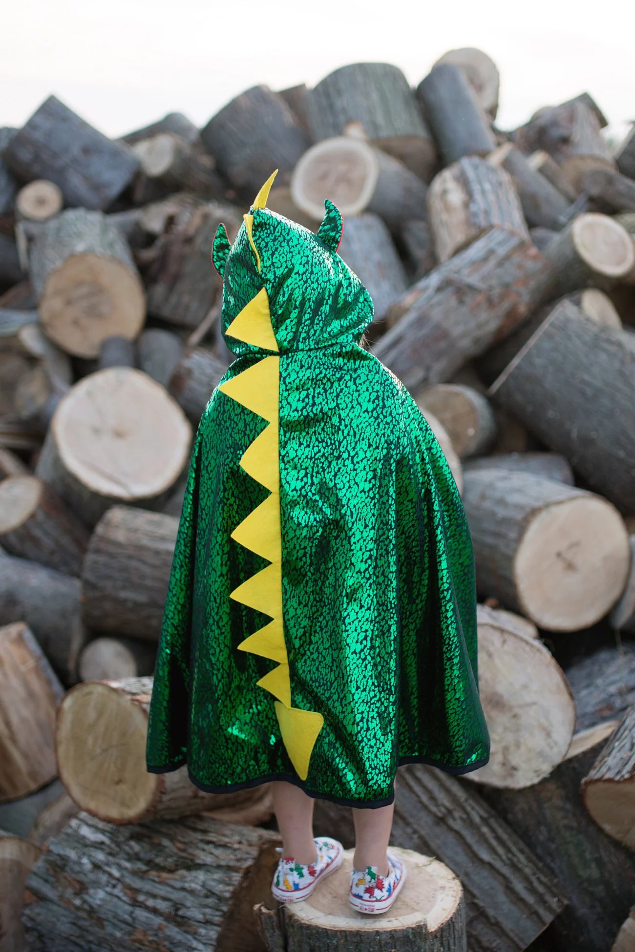 Wendecape Drache/Ritter von Great Pretenders mit rotem Drachen- und blauem Ritterdesign