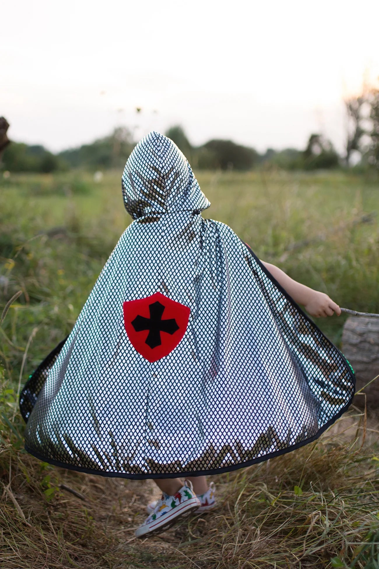 Wendecape Drache/Ritter von Great Pretenders mit rotem Drachen- und blauem Ritterdesign
