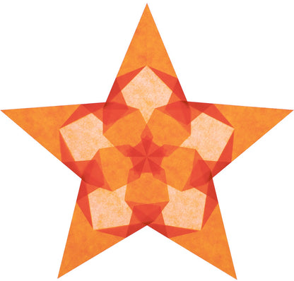 Fertig gefalteter orangefarbener Fensterstern mit fünf Strahlen aus Pergaminpapier