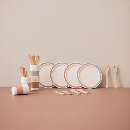 Holz-Geschirr-Set Bistro von Kids Concept mit 20 Teilen in hellem Holz