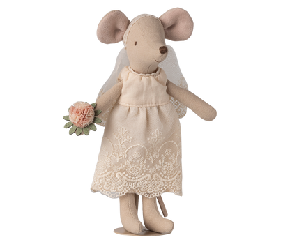 Braut der Maileg Hochzeitsmäuse einzeln im weißen Spitzenkleid mit Schleier und rosa Blumenstrauß