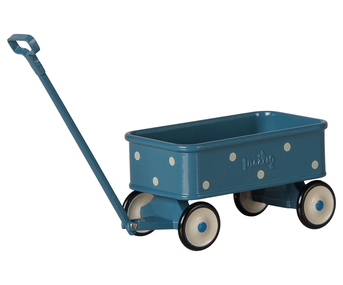 Maileg Wagen für Mäuse aus blauem Metall mit weißen Punkten, Zugstange und vier Rädern