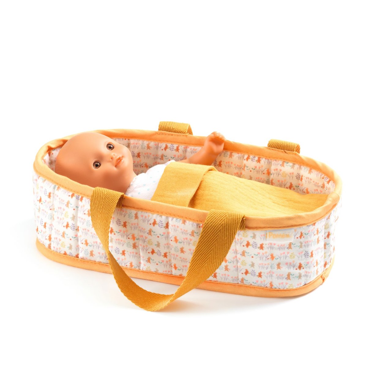 Pomea Mini Sasha Puppe mit orangeweißem Muster-Körbchen, gelbe Bettwäsche und orangefarbene Tragegriffe