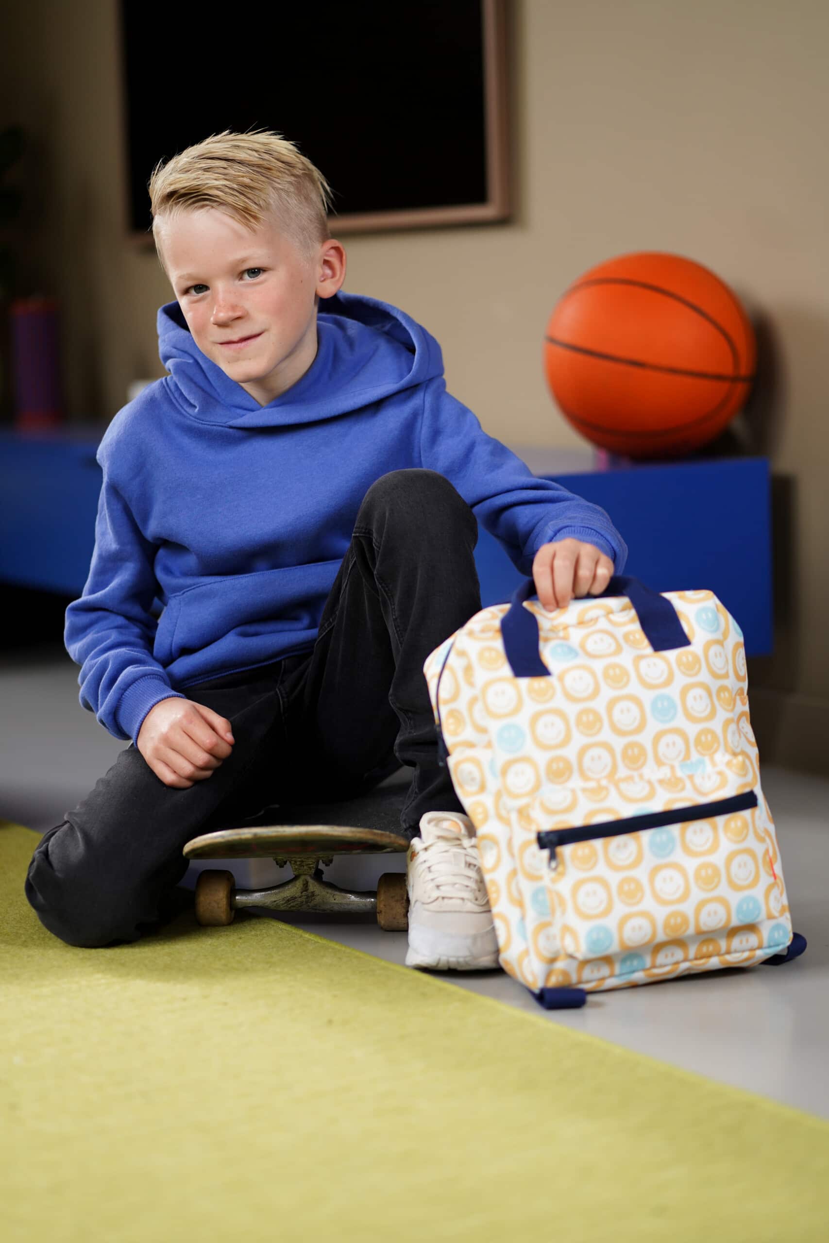 Kinderrucksack Smiley M von Engel mit gelbem Smiley-Gesicht und verstellbaren Trägern