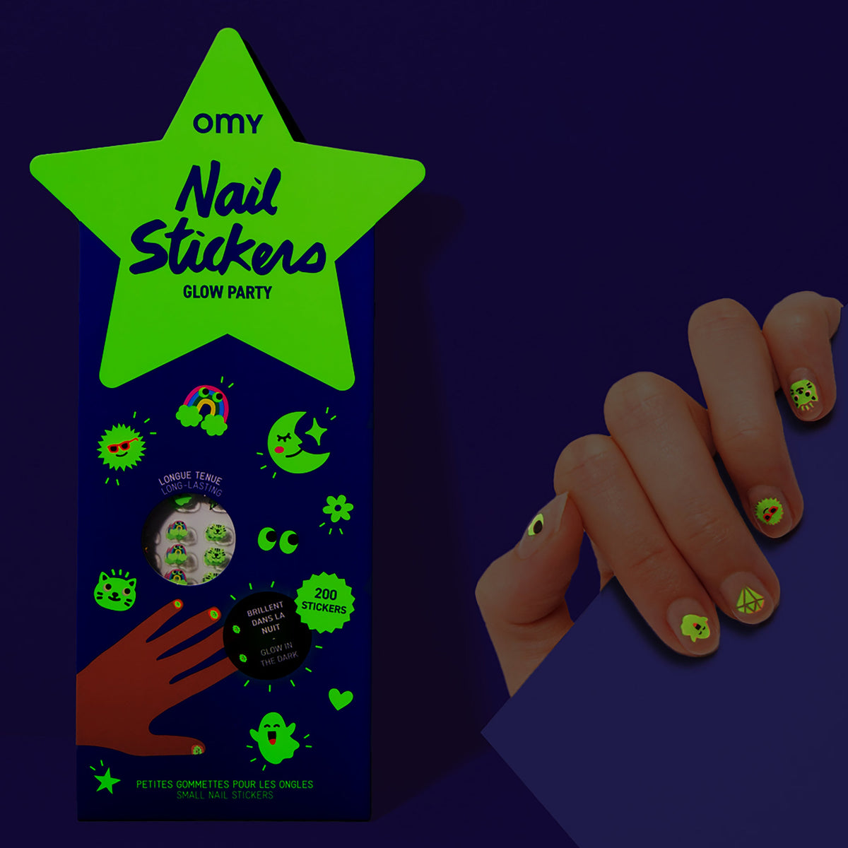 OMY Nagelsticker Glow Party mit neongelben leuchtenden Sternen auf mehreren Fingernägeln
