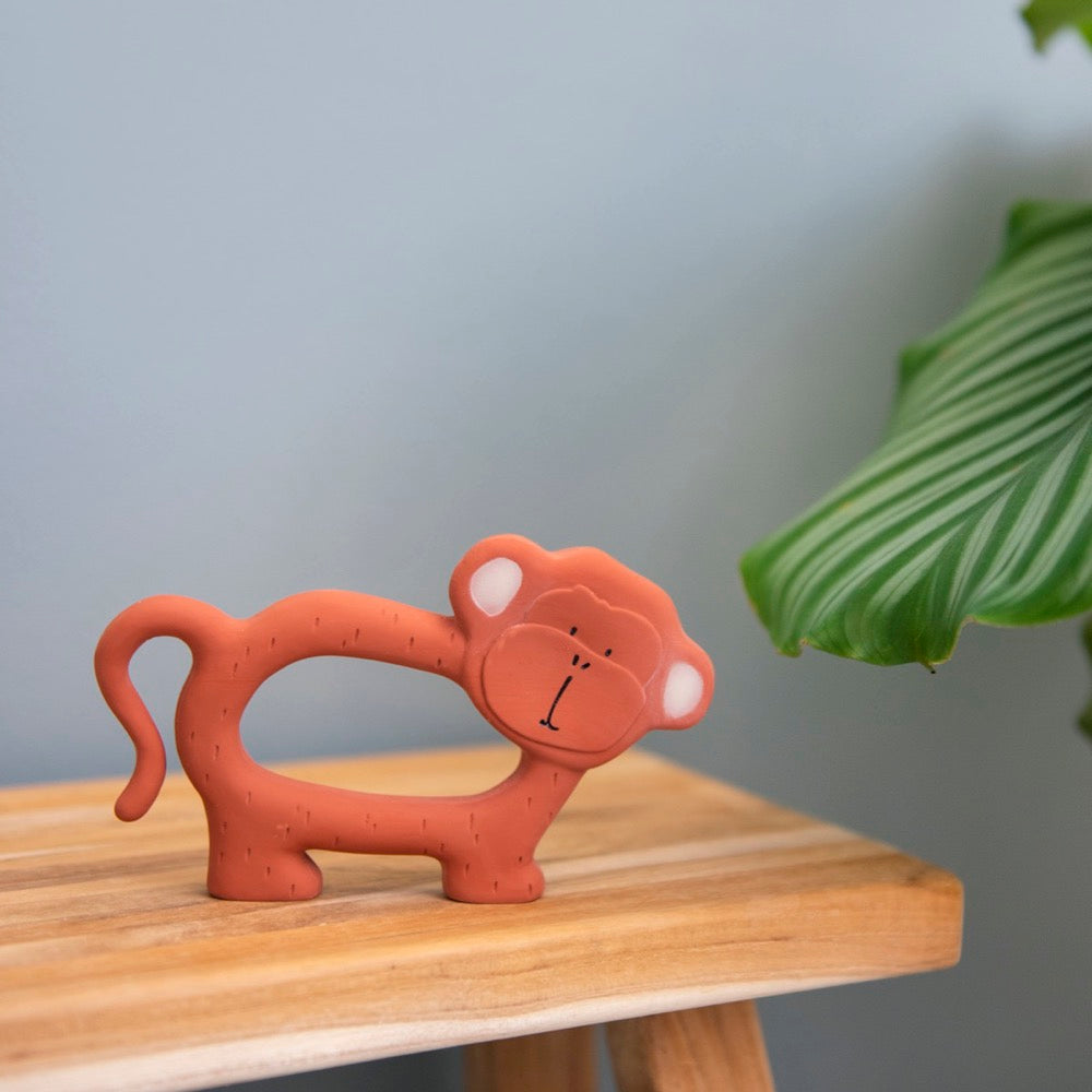 Greifling Mr. Monkey aus Naturkautschuk von Trixie, cremeweiß mit braunem Affenkopf