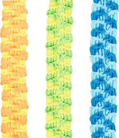 Gummitwist Goki mit bunten elastischen Bändern in Regenbogenfarben