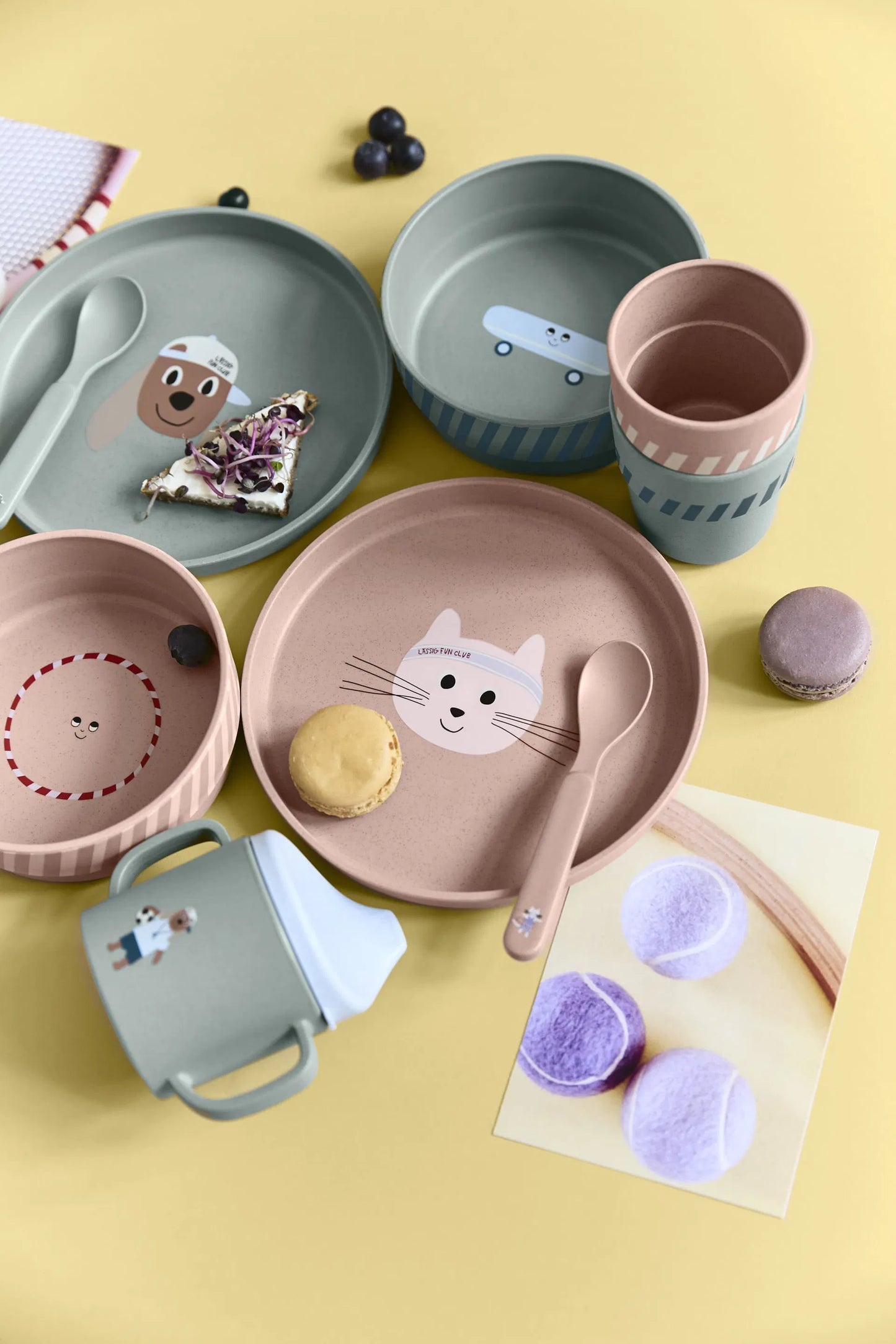Kindergeschirr-Set Tiny Team Katze von Lässig mit Katzenmotiv in sanften Farben
