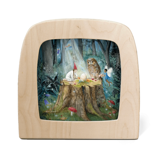 Toverlux Silhouettenlampe aus hellem Holz mit Waldszene, Eule und Figuren um Baumstumpf