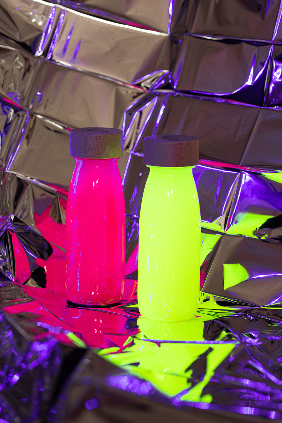 Petit Boum - Sensorikspielzeug Float Bottle - Fluo Pink Bild 4