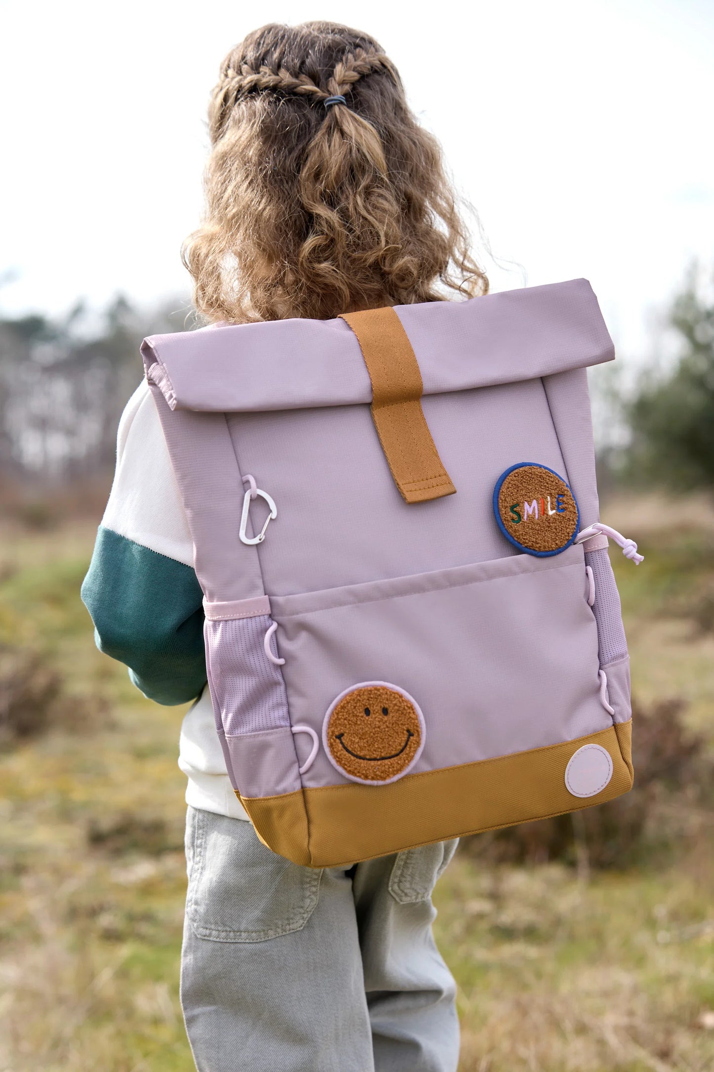 Lässig Kinderrucksack Rolltop Little Gang in Lila mit gepolsterten Schultergurten