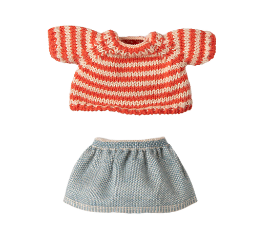 Maileg Strickpullover und Rock für große Schwester Maus, gestrickt in Creme und Pastelltönen
