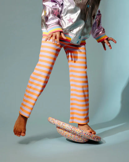 Stapelstein Balance Board in Confetti-Farben mit ergonomisch geformter Oberfläche zum Balancieren