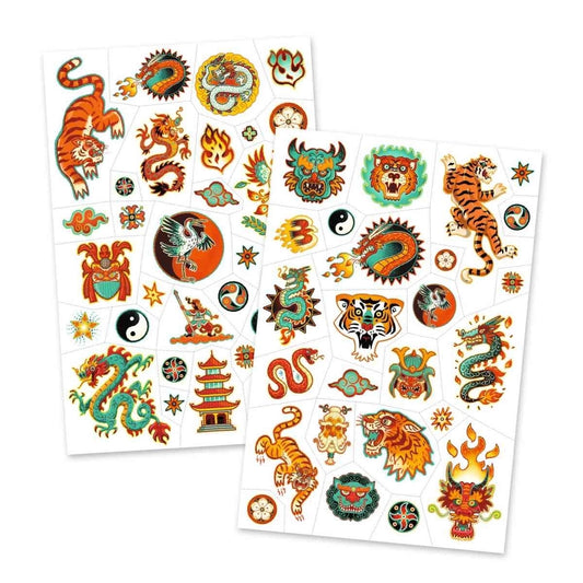 Bunte Tattoo-Sticker mit Martial-Arts-Motiven von Djeco zum Aufkleben auf die Haut