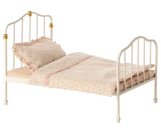 Cremefarbenes Vintage-Bett aus Holz für Mäuse von Maileg
