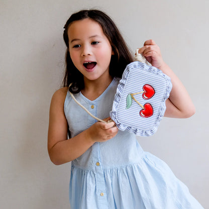 Handtasche Cherry Bag von Mimi & Lula in Kirschrot mit goldenem Verschluss
