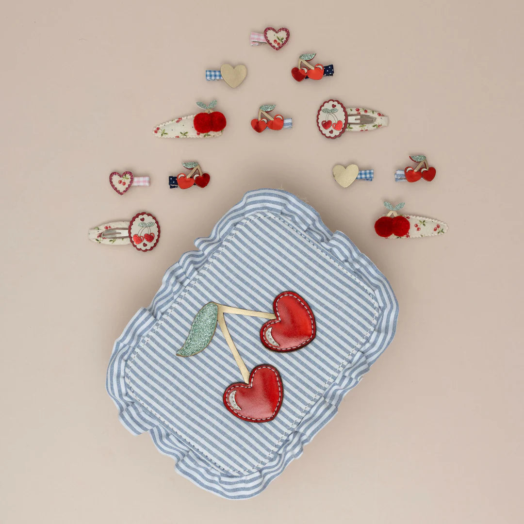 Handtasche Cherry Bag von Mimi & Lula in Kirschrot mit goldenem Verschluss