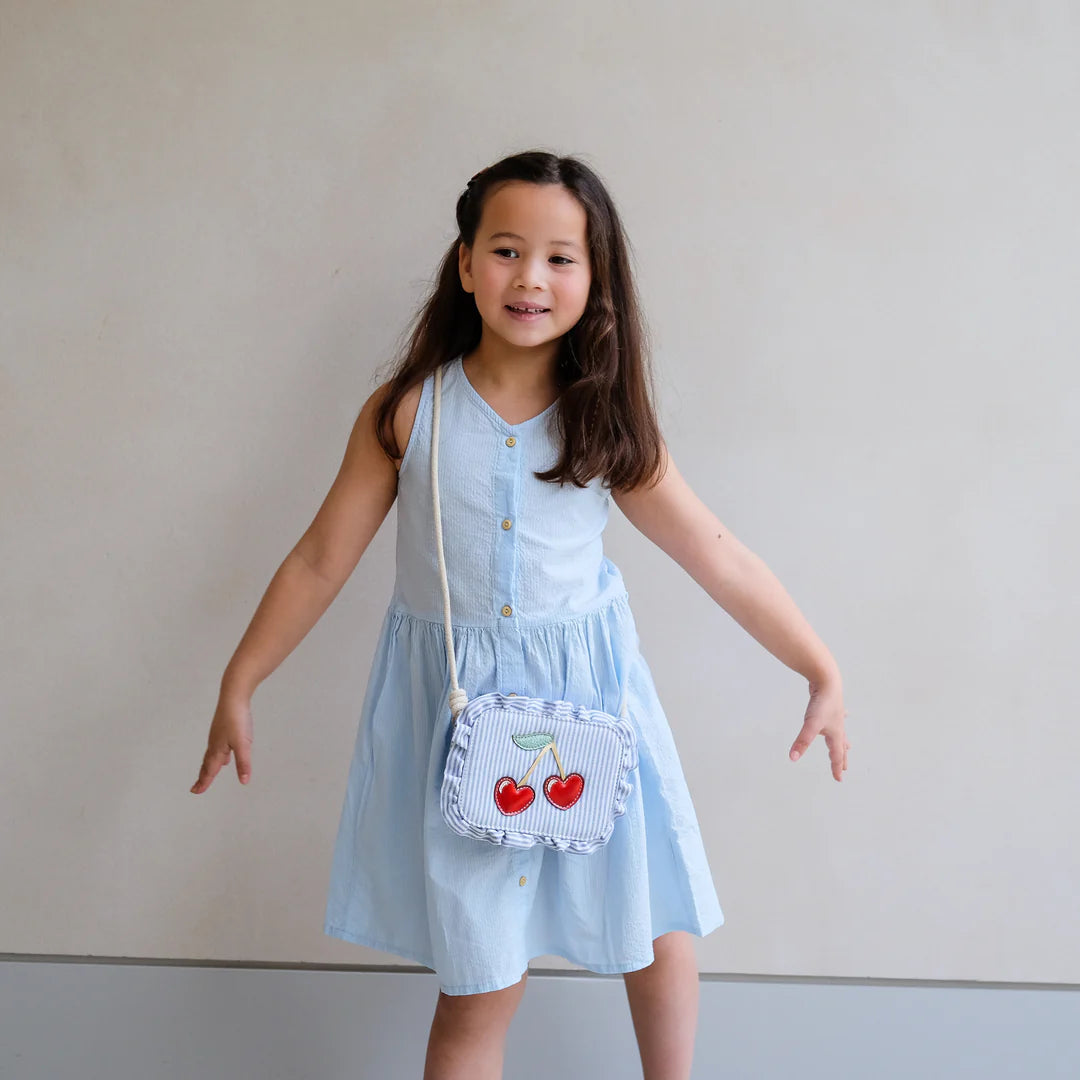 Handtasche Cherry Bag von Mimi & Lula in Kirschrot mit goldenem Verschluss