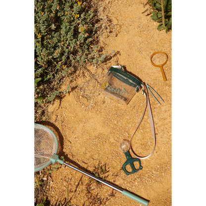 Outdoor Abenteuer Kit Ghita von Liewood mit Becherlupen, Pinzette und Beobachtungswerkzeugen