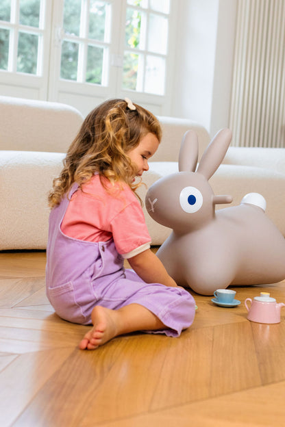 Quut - Hoppi Bunny warm grey - laralutzquut-1850