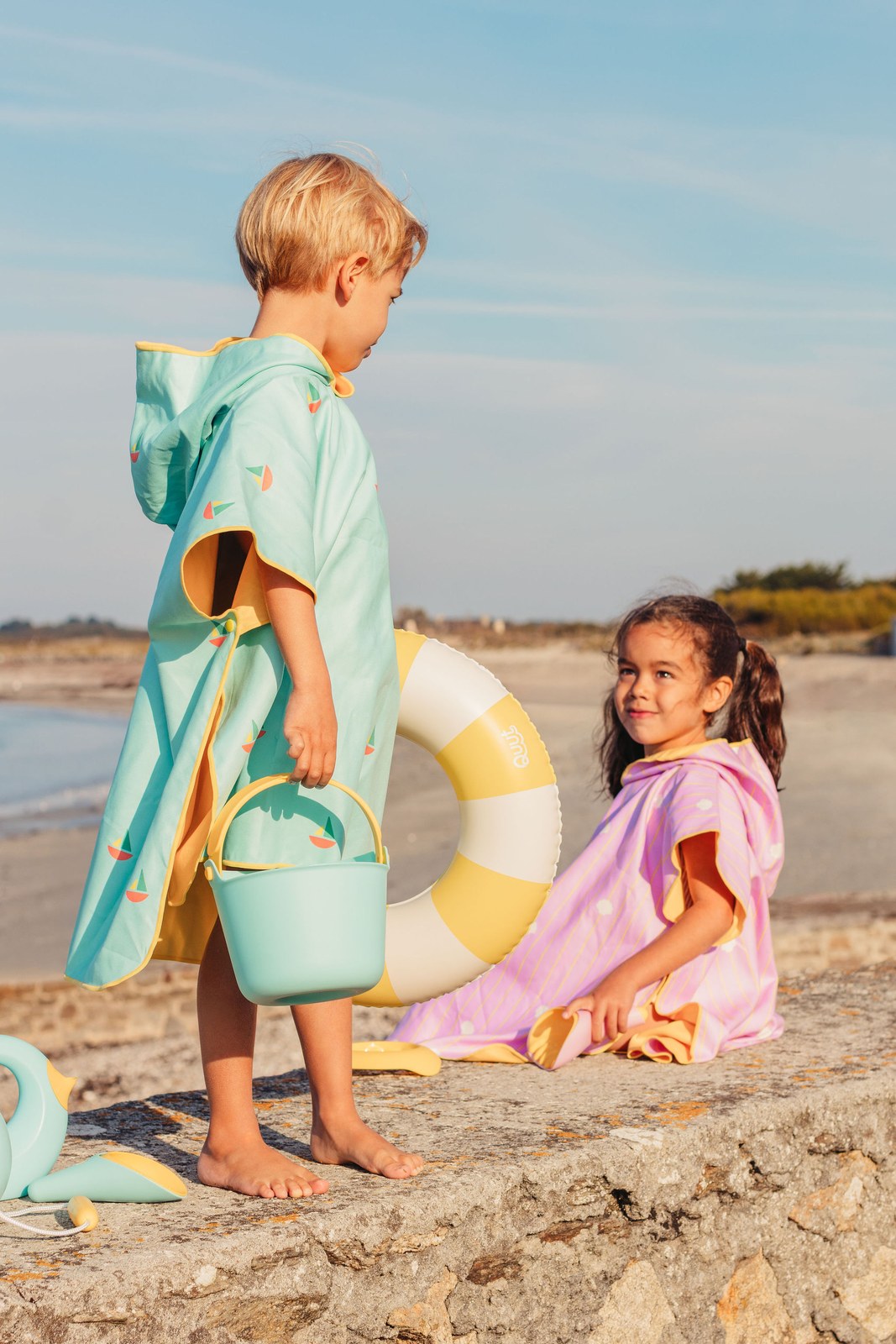 Quut - Poncho Banana Blue (Boats) - laralutzquuttoys2025-1064
