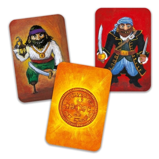 Kartenspiel Piratatak von Djeco mit farbigen Piratenkarten und Schiffsbauteilen