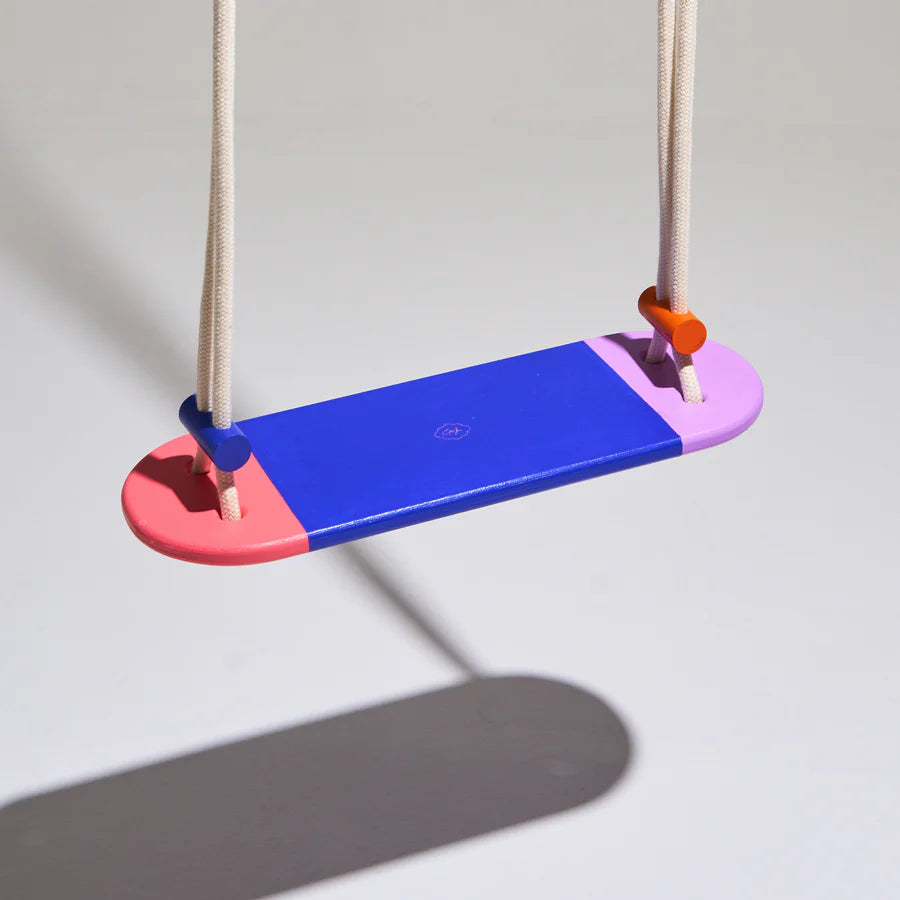 Holz-Schaukel Eperfa in Blau mit geschwungenen Kufen zum Schaukeln