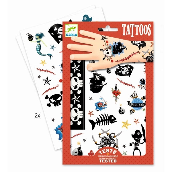 Temporäre Tattoos Djeco Piraten mit Motiven wie Totenkopf, Anker und Säbel